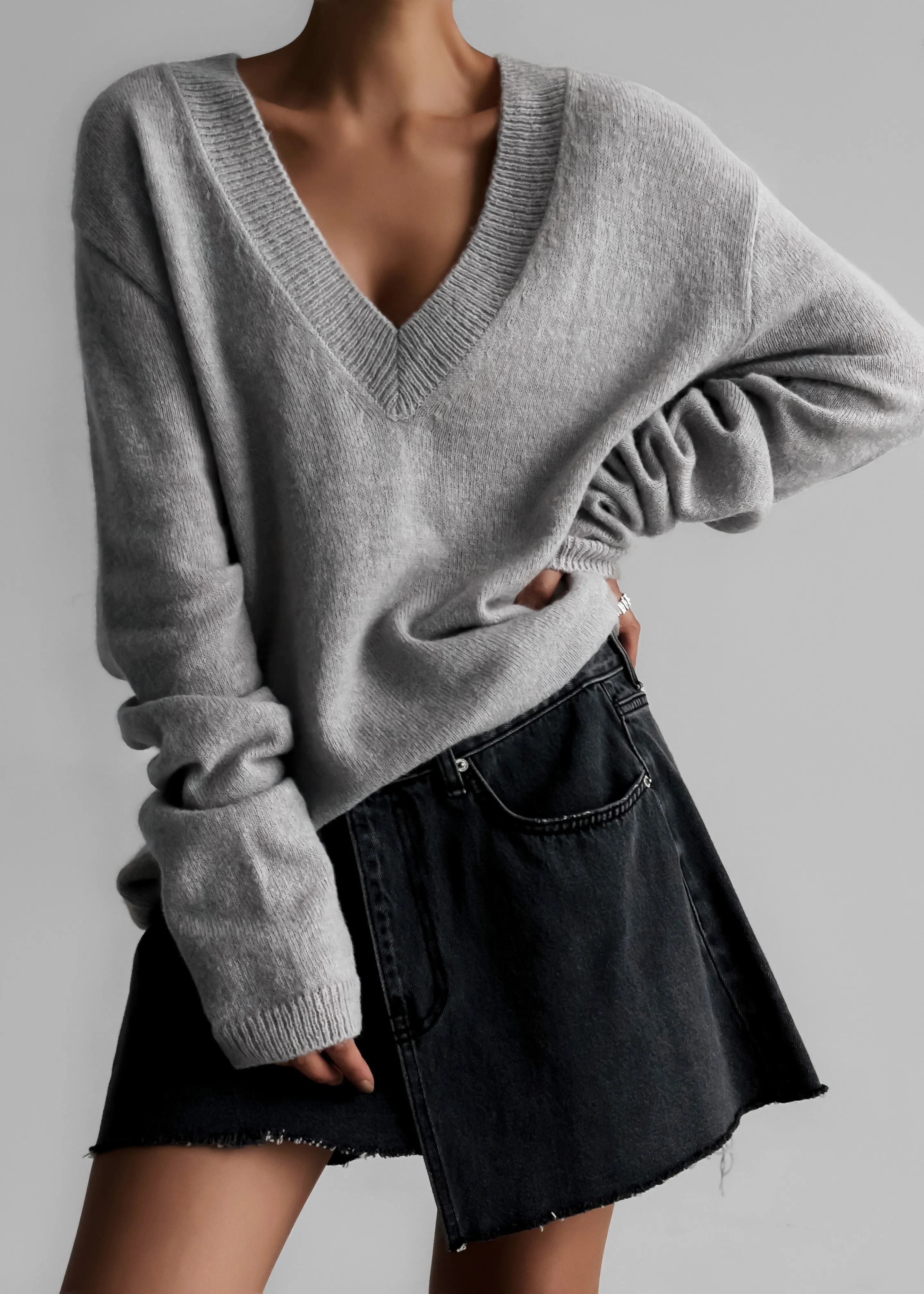 Brayden V Neck Sweater - Light Grey