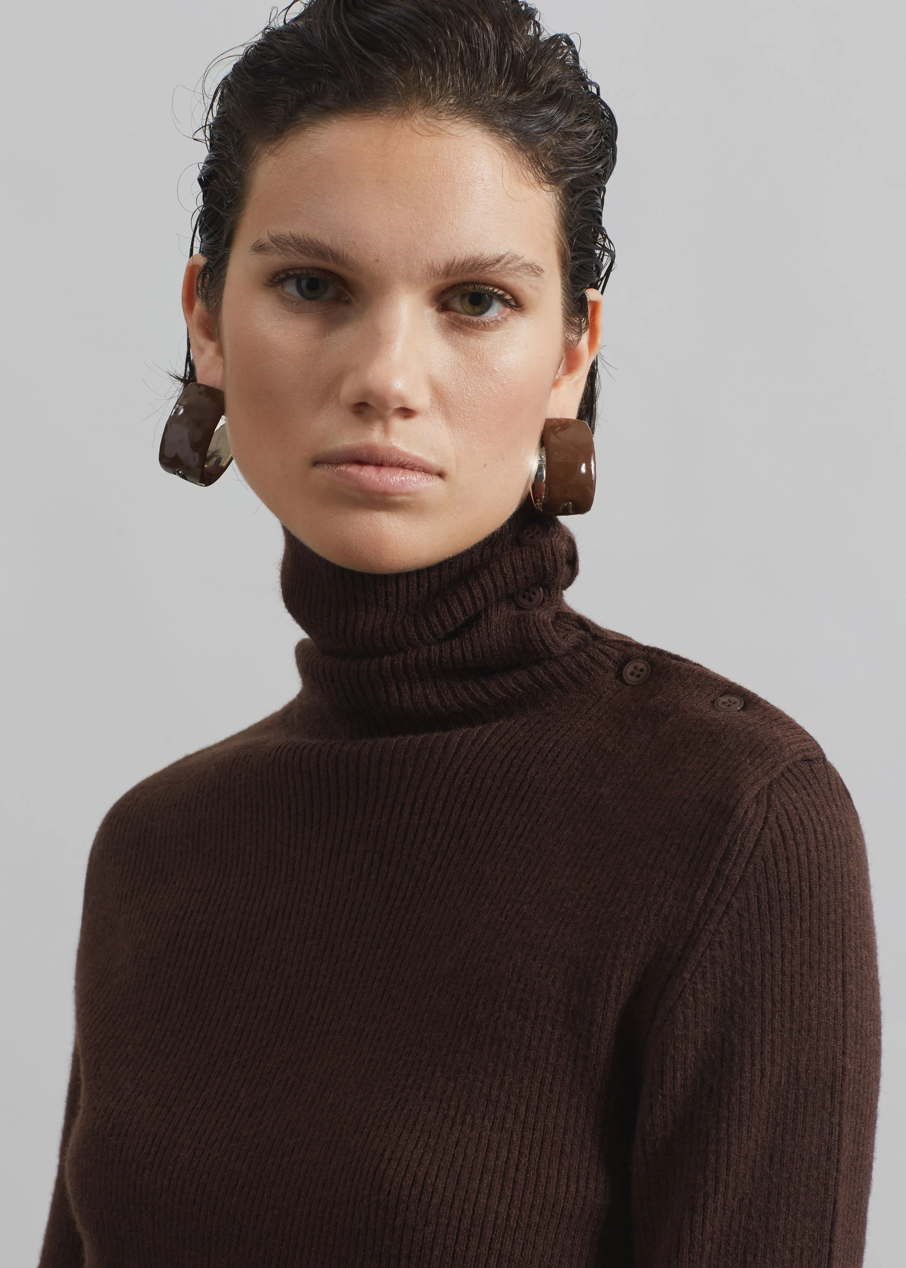 Devar Turtleneck Sweater - Brown