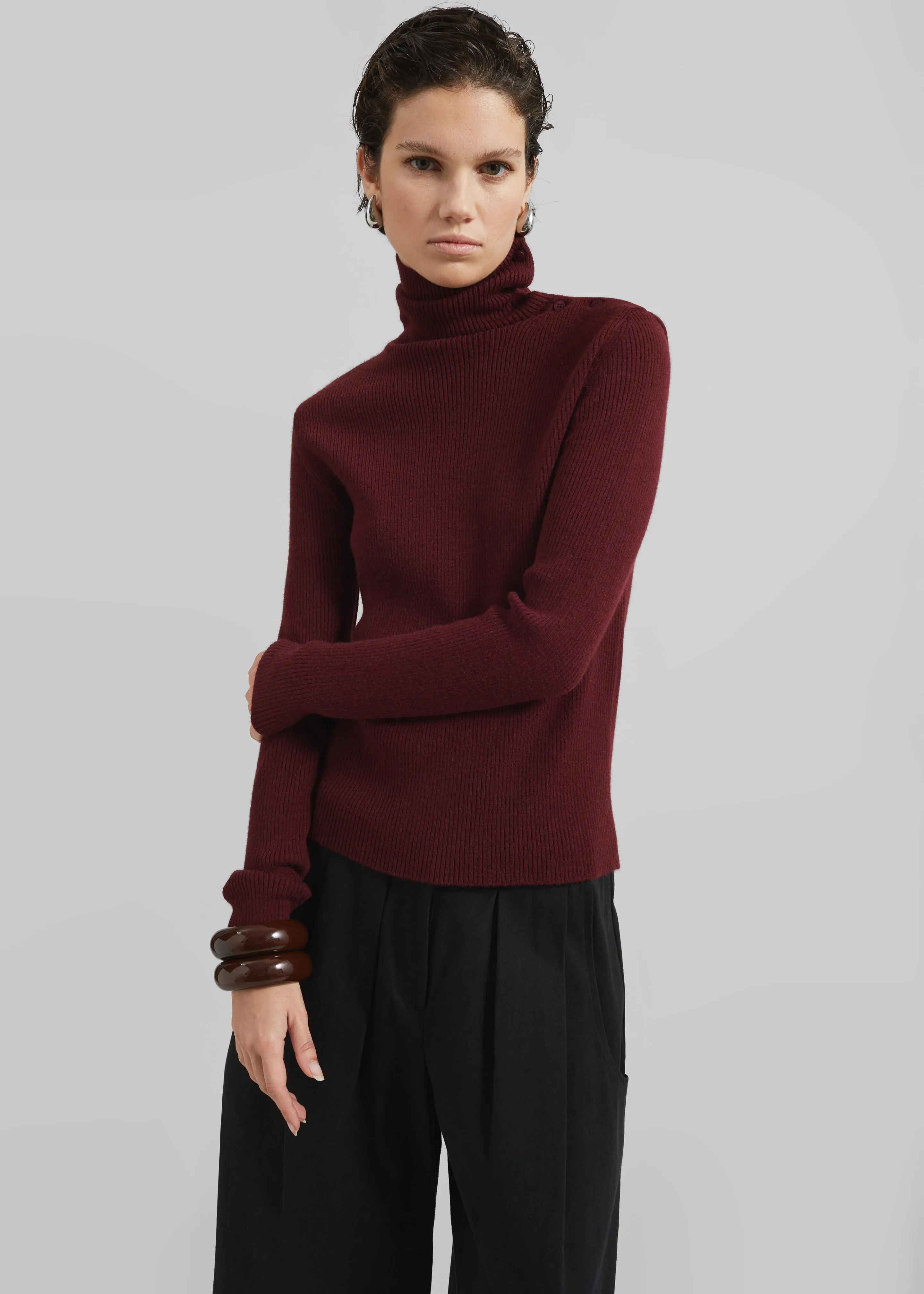 Devar Turtleneck Sweater - Burgundy