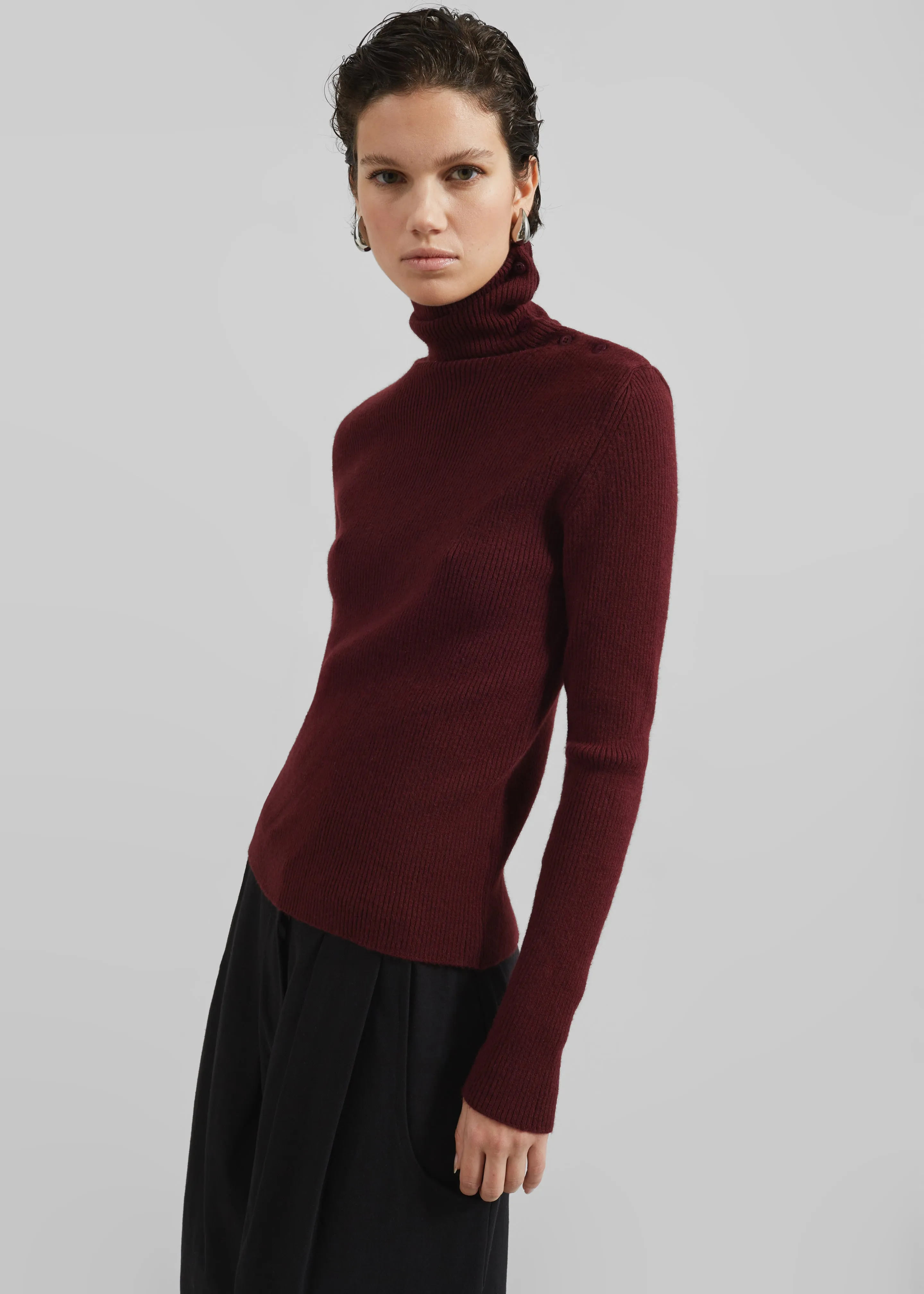 Devar Turtleneck Sweater - Burgundy