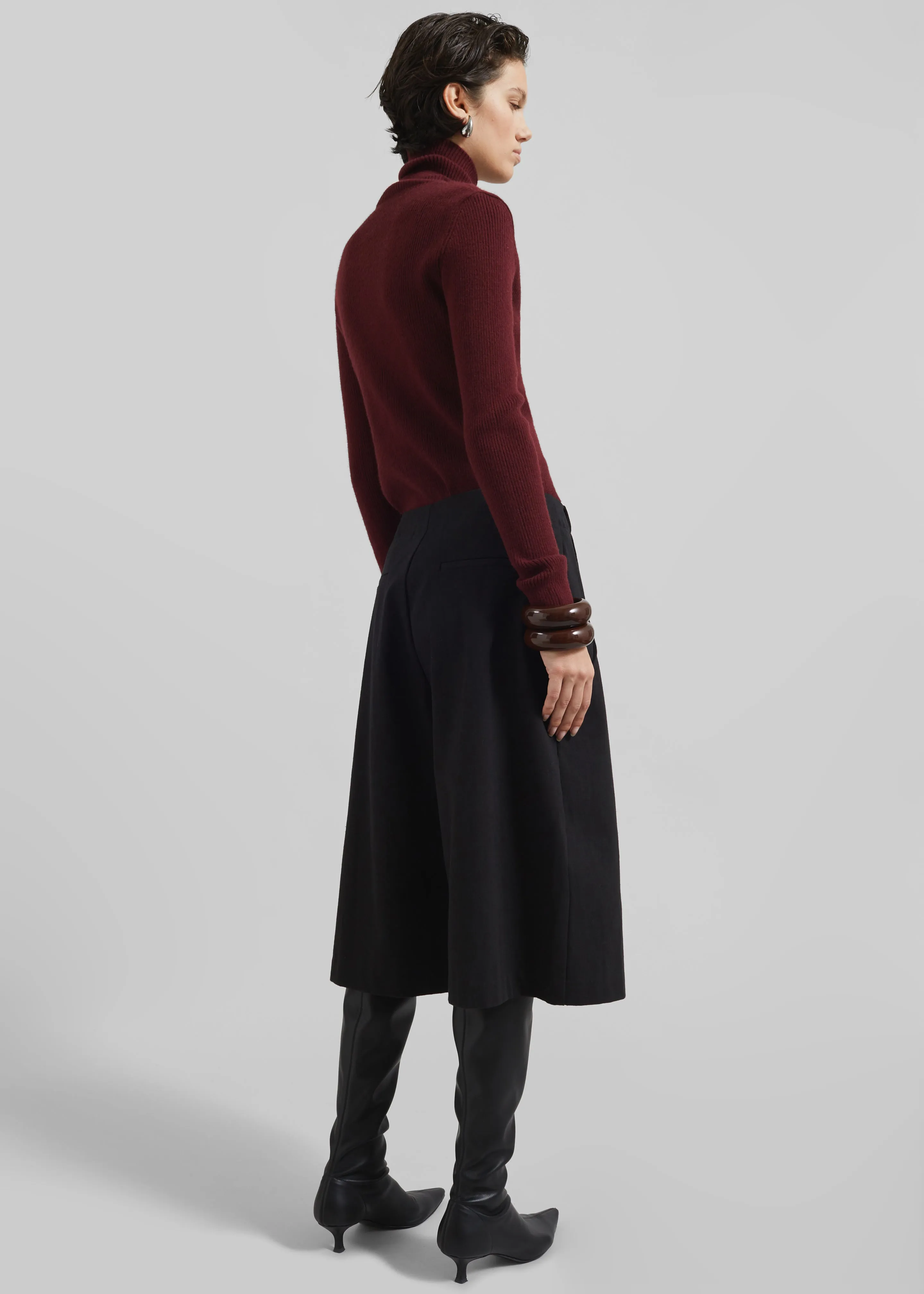 Devar Turtleneck Sweater - Burgundy