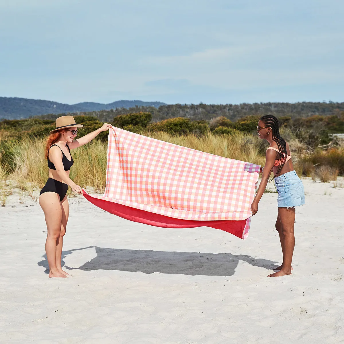 Dock & Bay Picnic Blanket - Strawberries & Cream