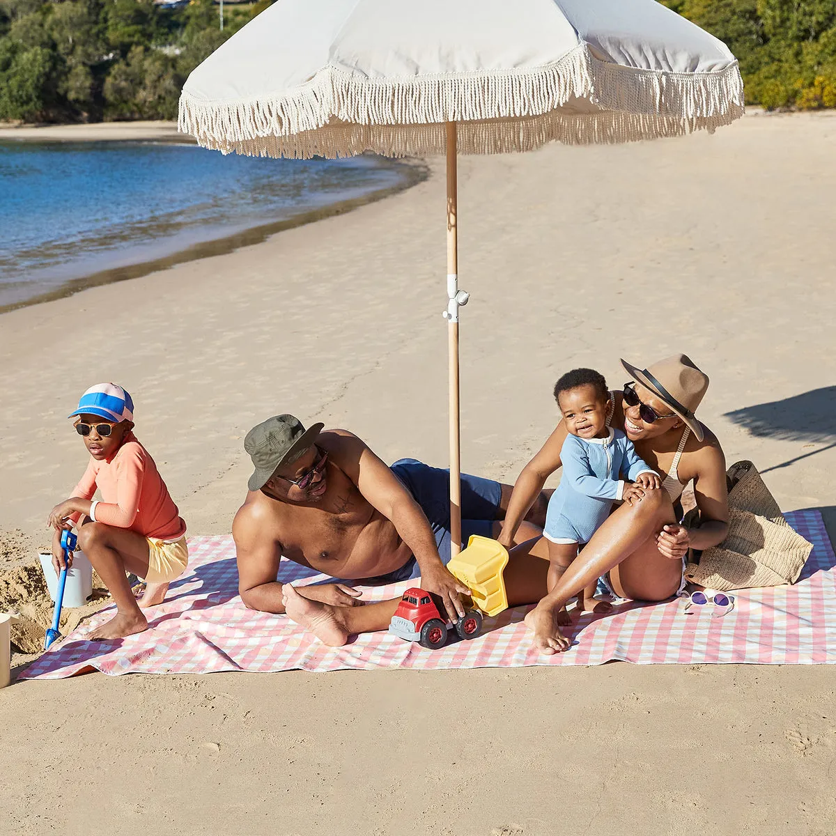 Dock & Bay Picnic Blanket - Strawberries & Cream