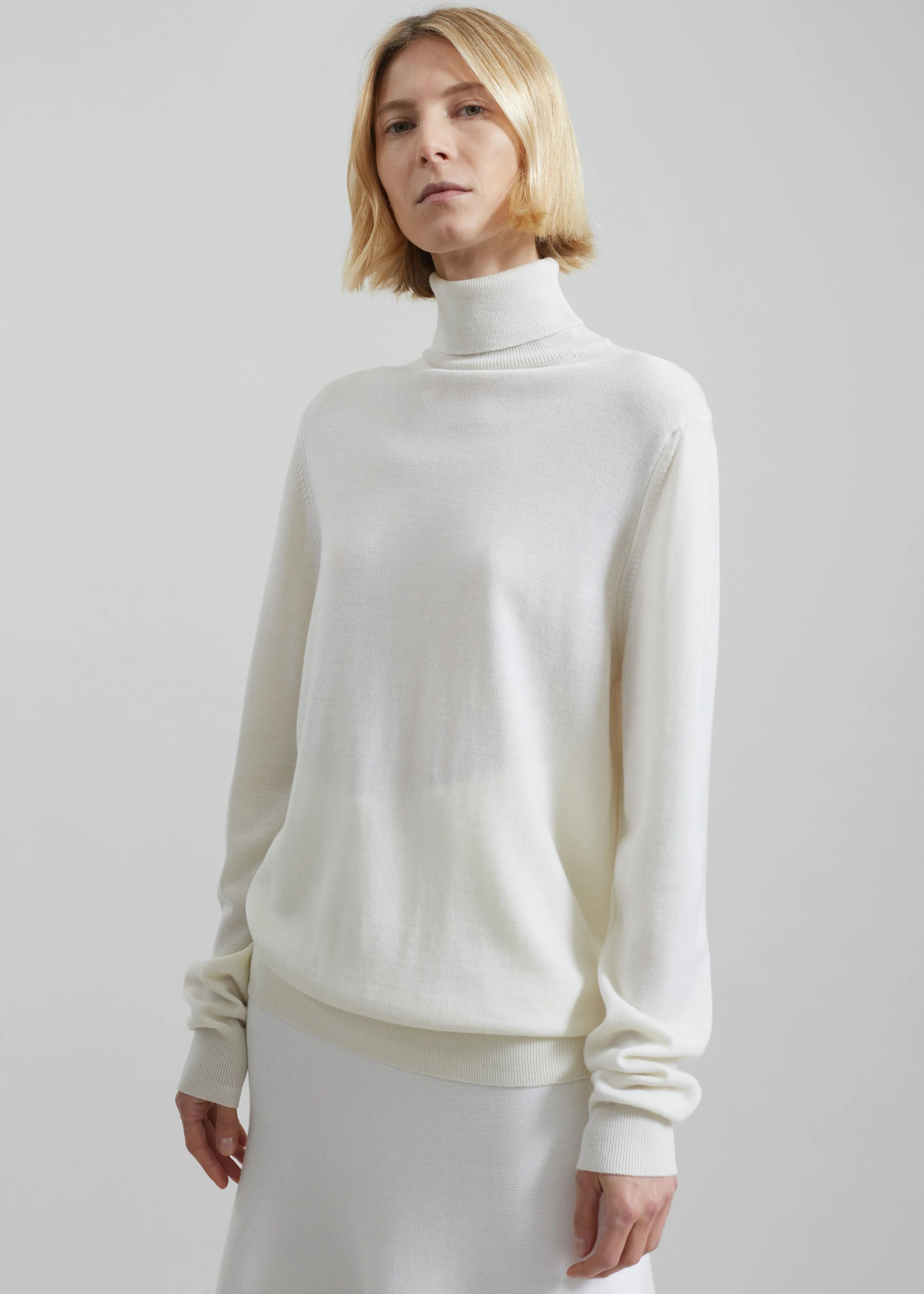 Eve Thin Turtleneck Sweater - Ivory