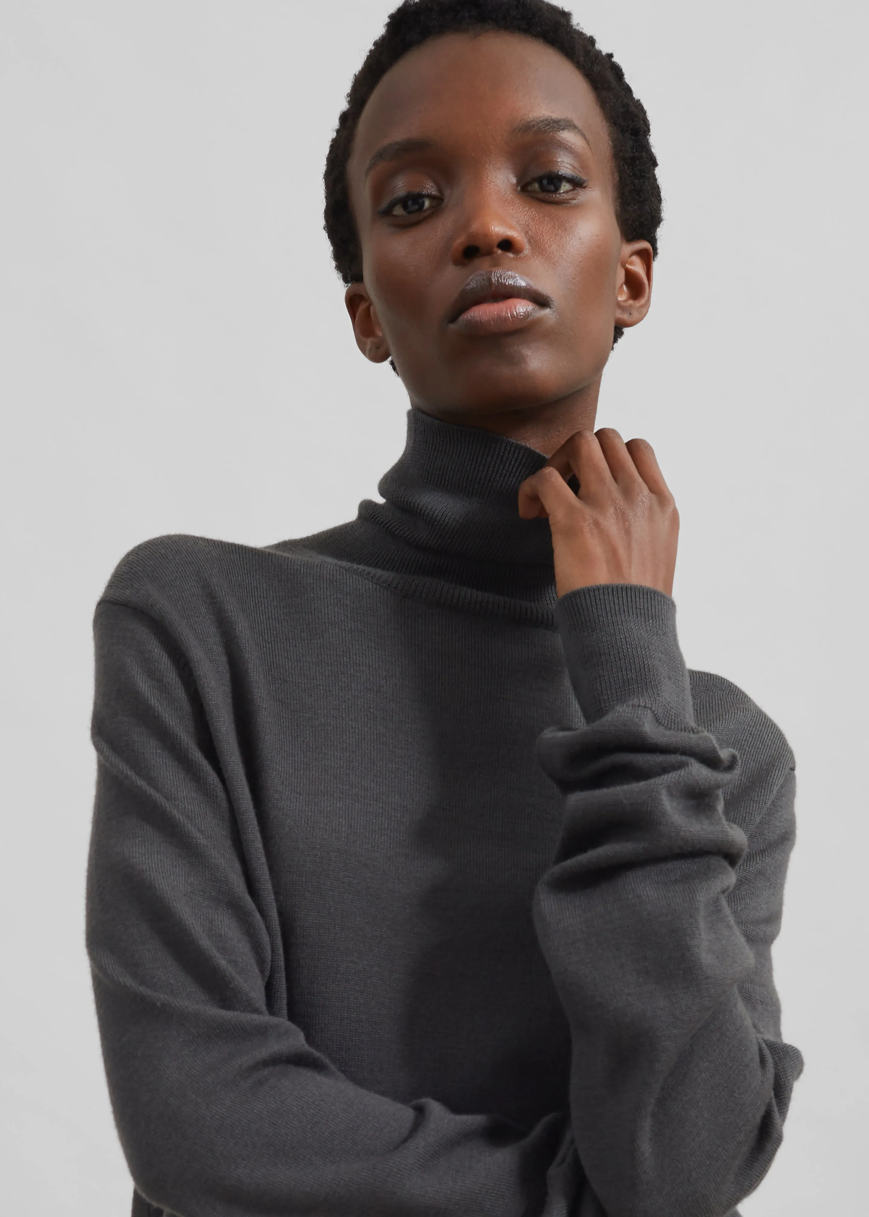 Eve Thin Turtleneck Sweater - Light Khaki