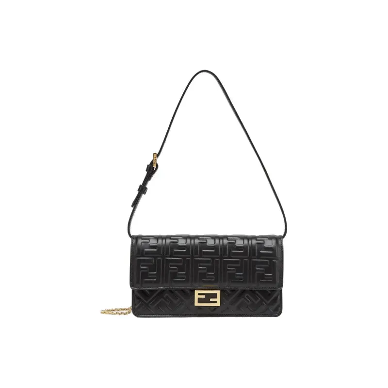     Fendi   Baguette Detachable Chain Shoulder Strap Flap Buckle Lamb Leather Crossbody Shoulder Bag