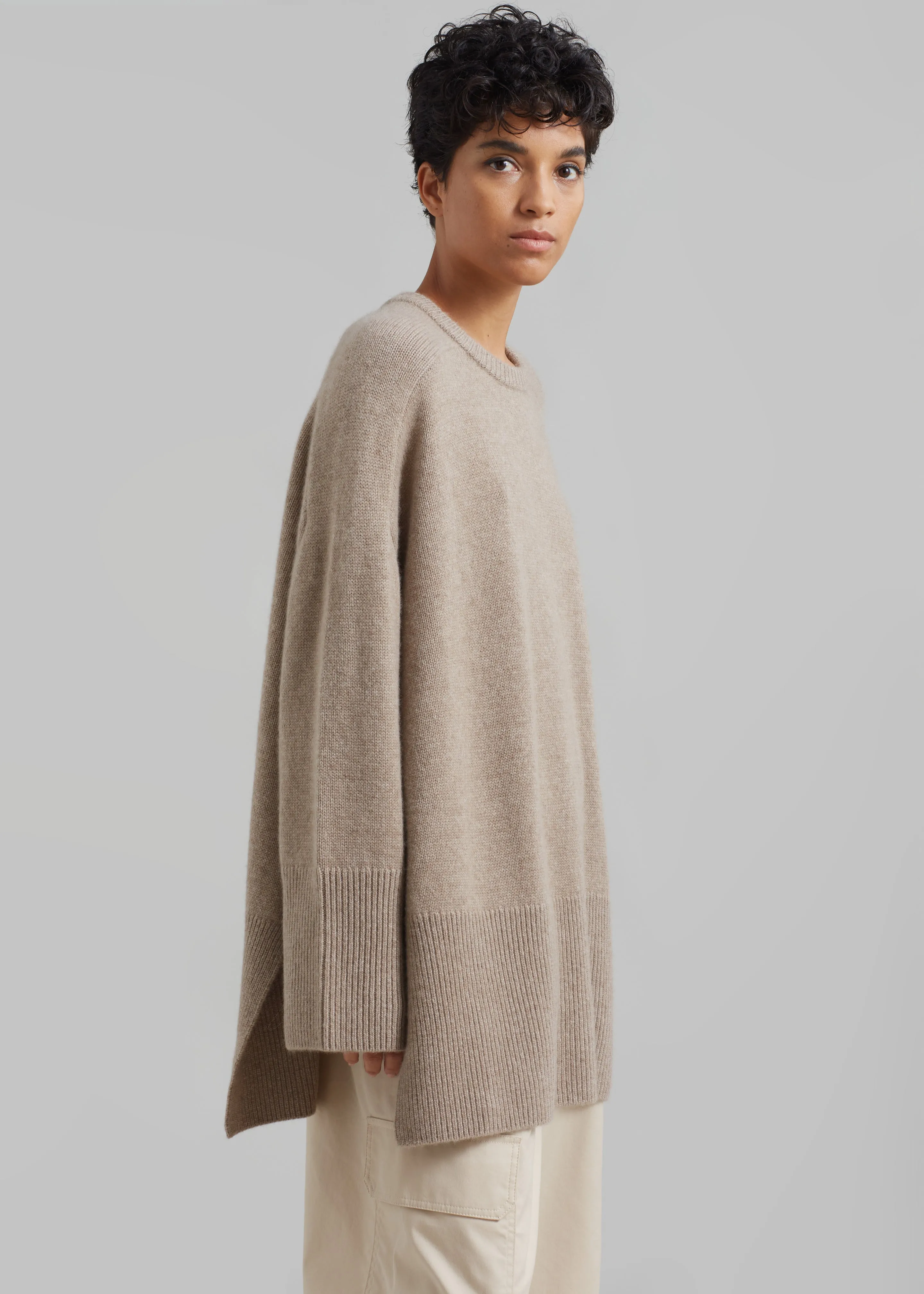 Kairon Cashmere Crewneck Sweater - Beige