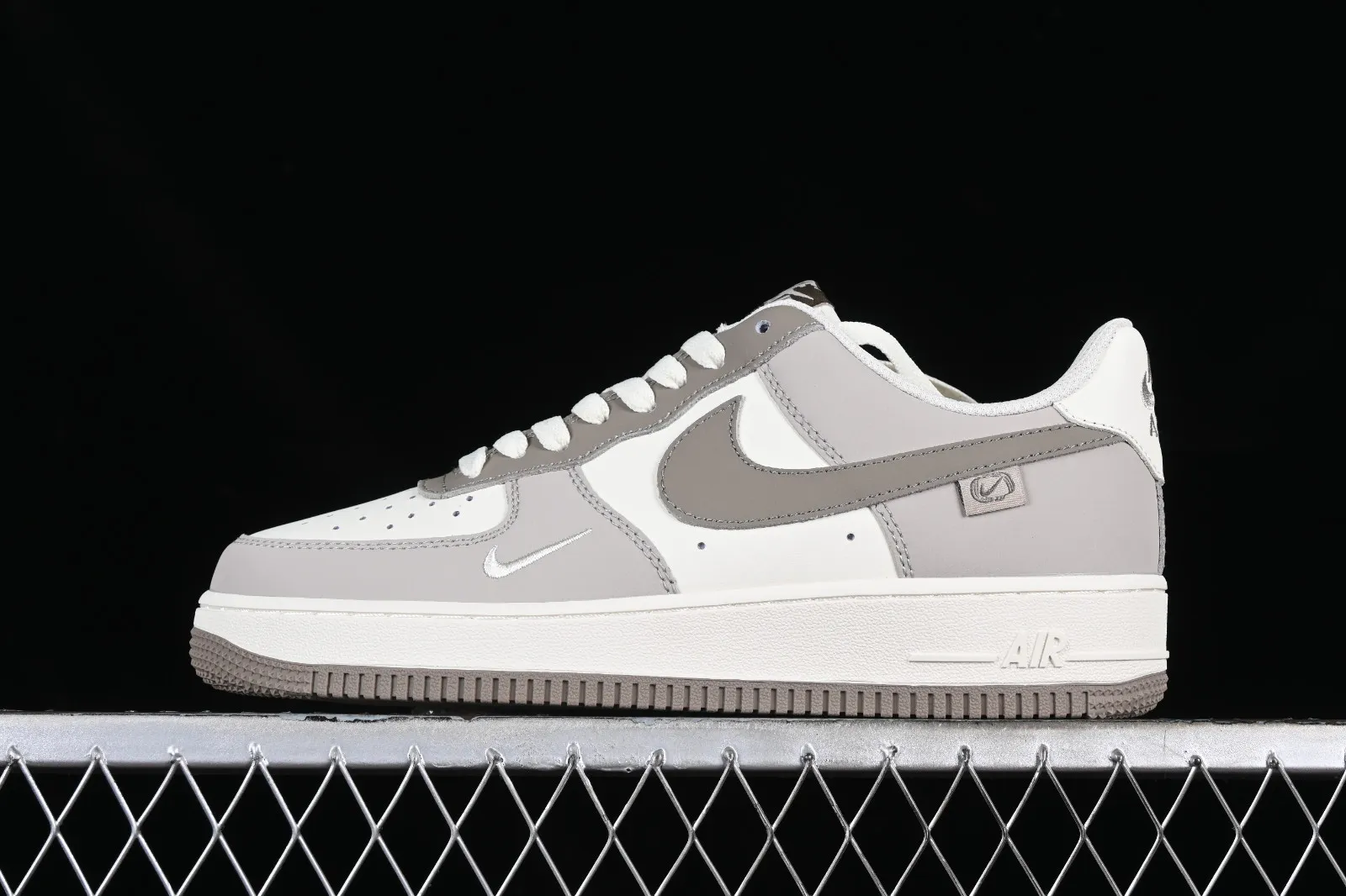 Nike Air Force 1 07 Low Grey Off White DB3301-188