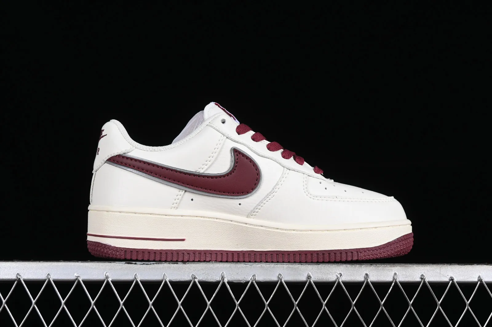 Nike Air Force 1 07 Low Hoops White Dark Red HP2369-009