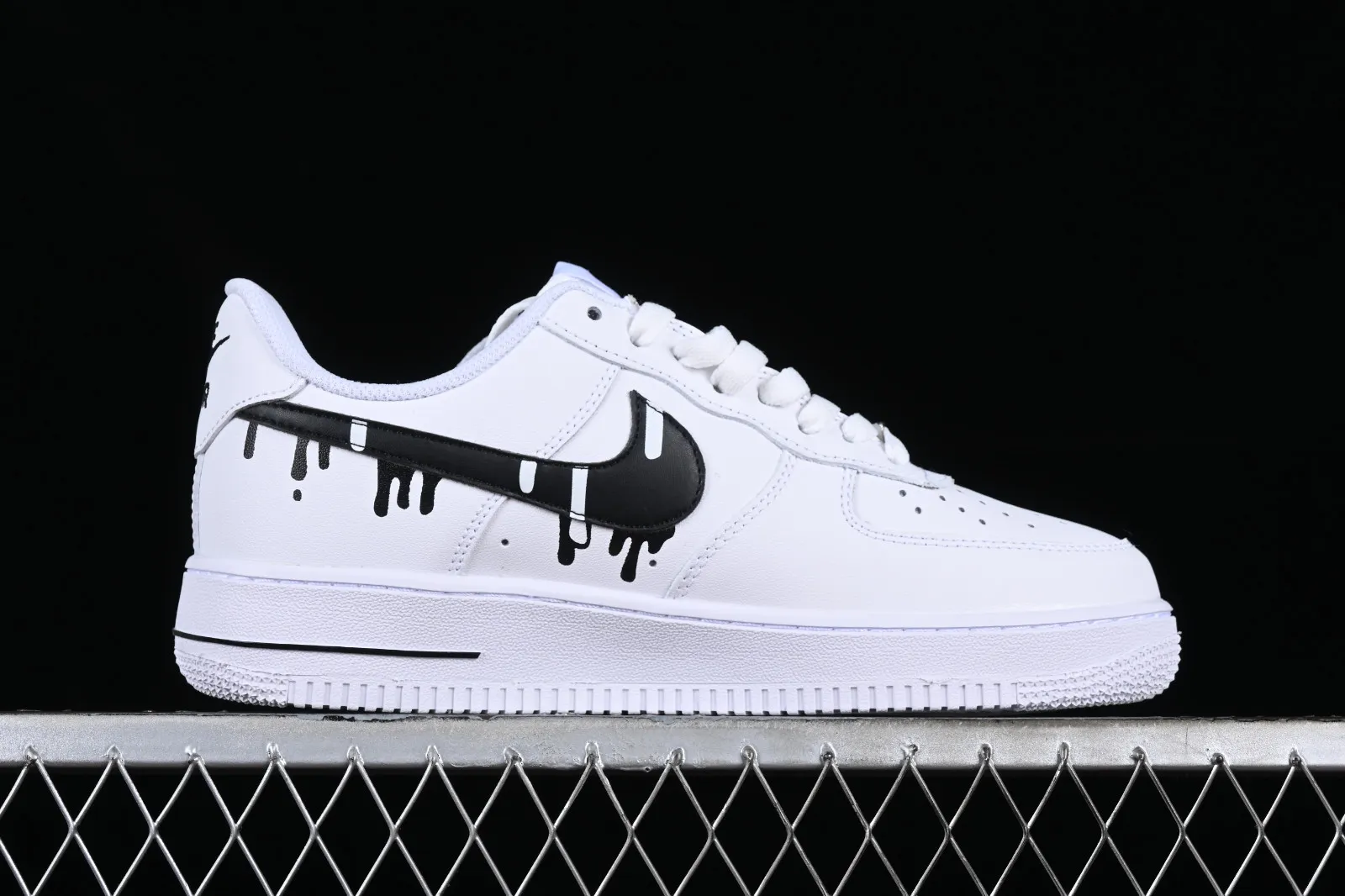 Nike Air Force 1 07 Low White Black CW2288-006