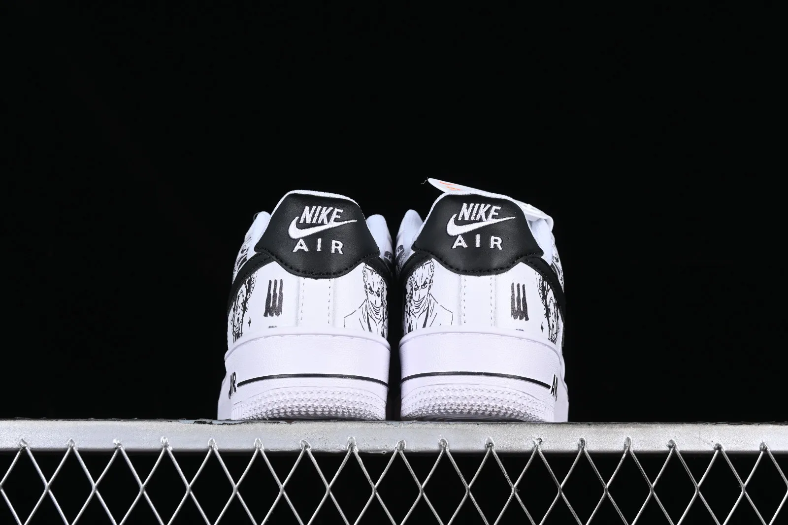 Nike Air Force 1 07 Low White Black Metallic Gold AM0703-122