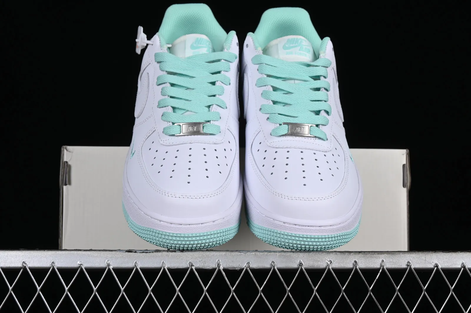 Nike Air Force 1 07 Low White Green PF9055-774