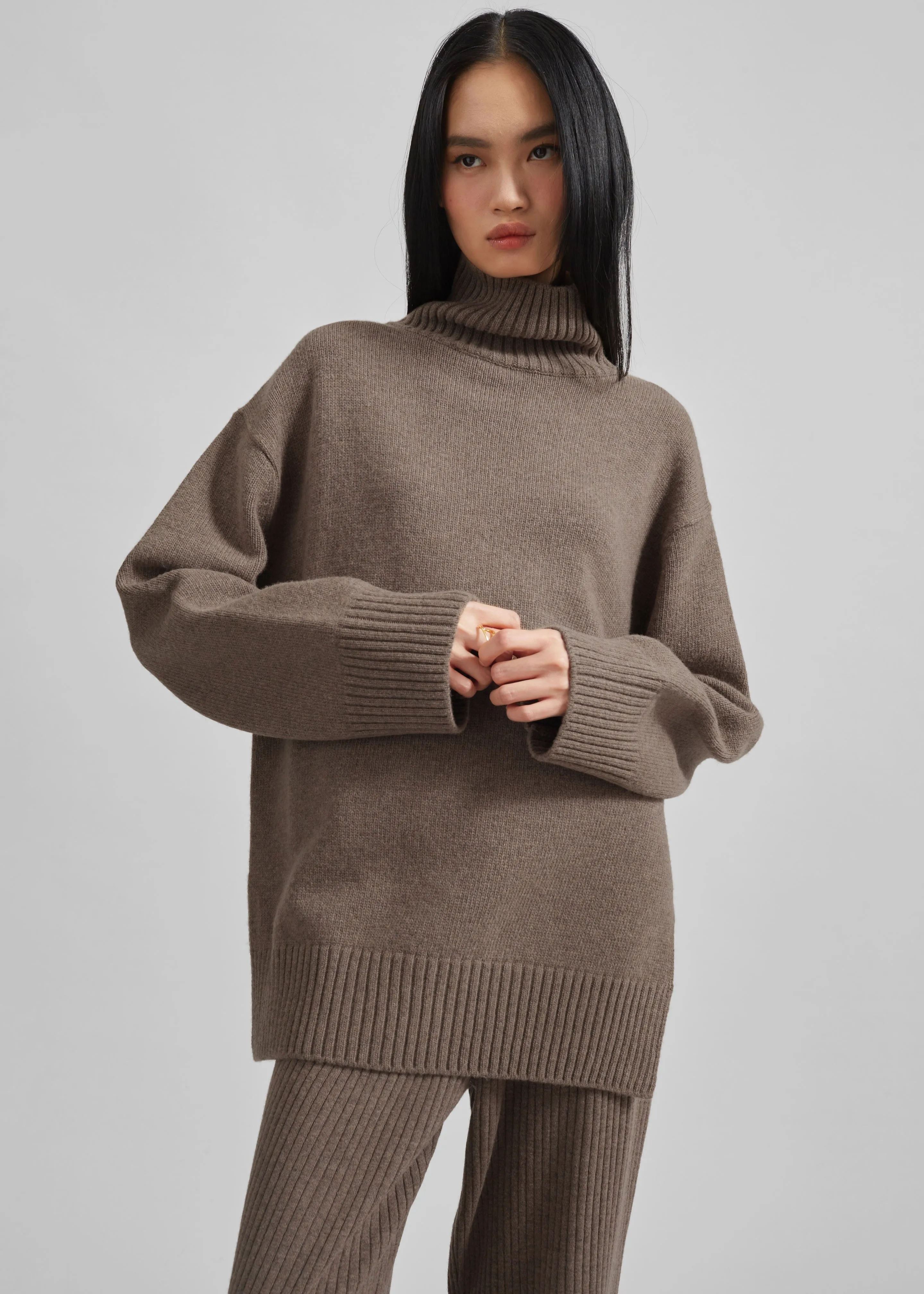 Odense Turtleneck Sweater - Brown