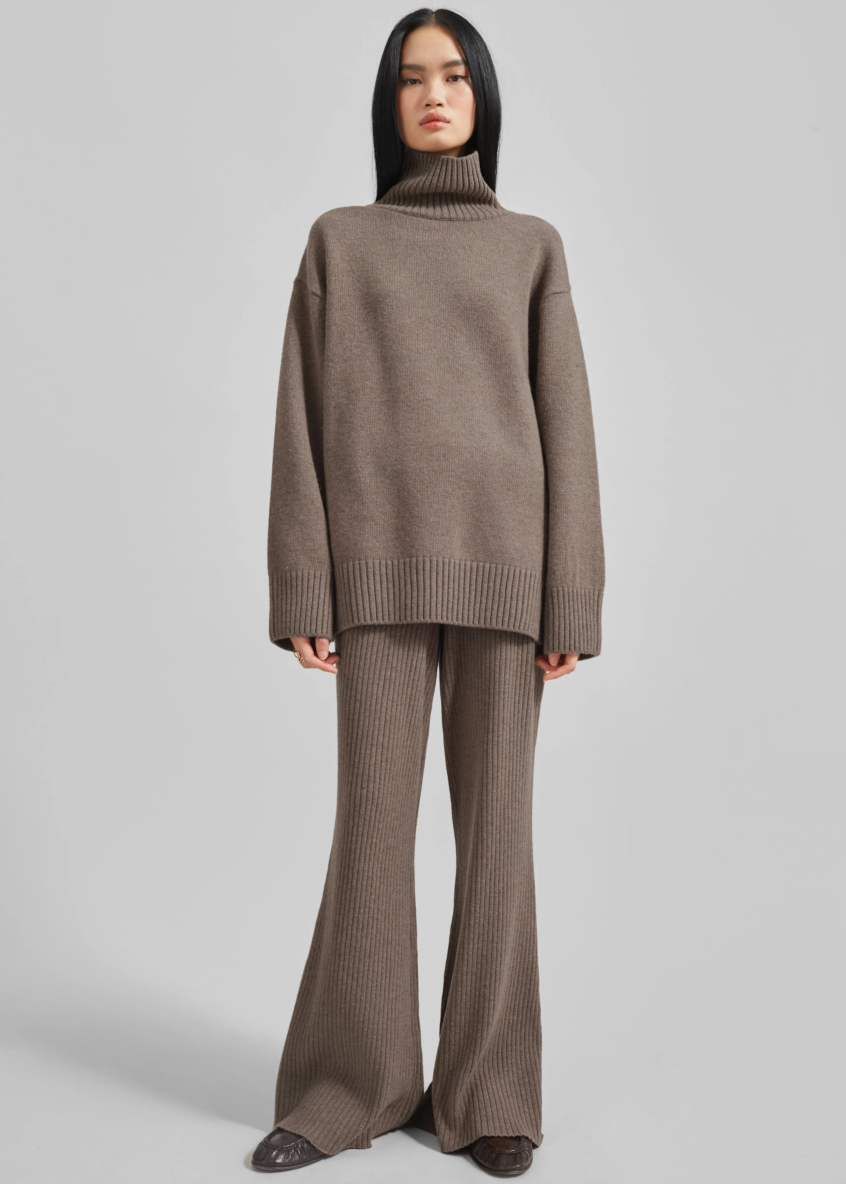 Odense Turtleneck Sweater - Brown