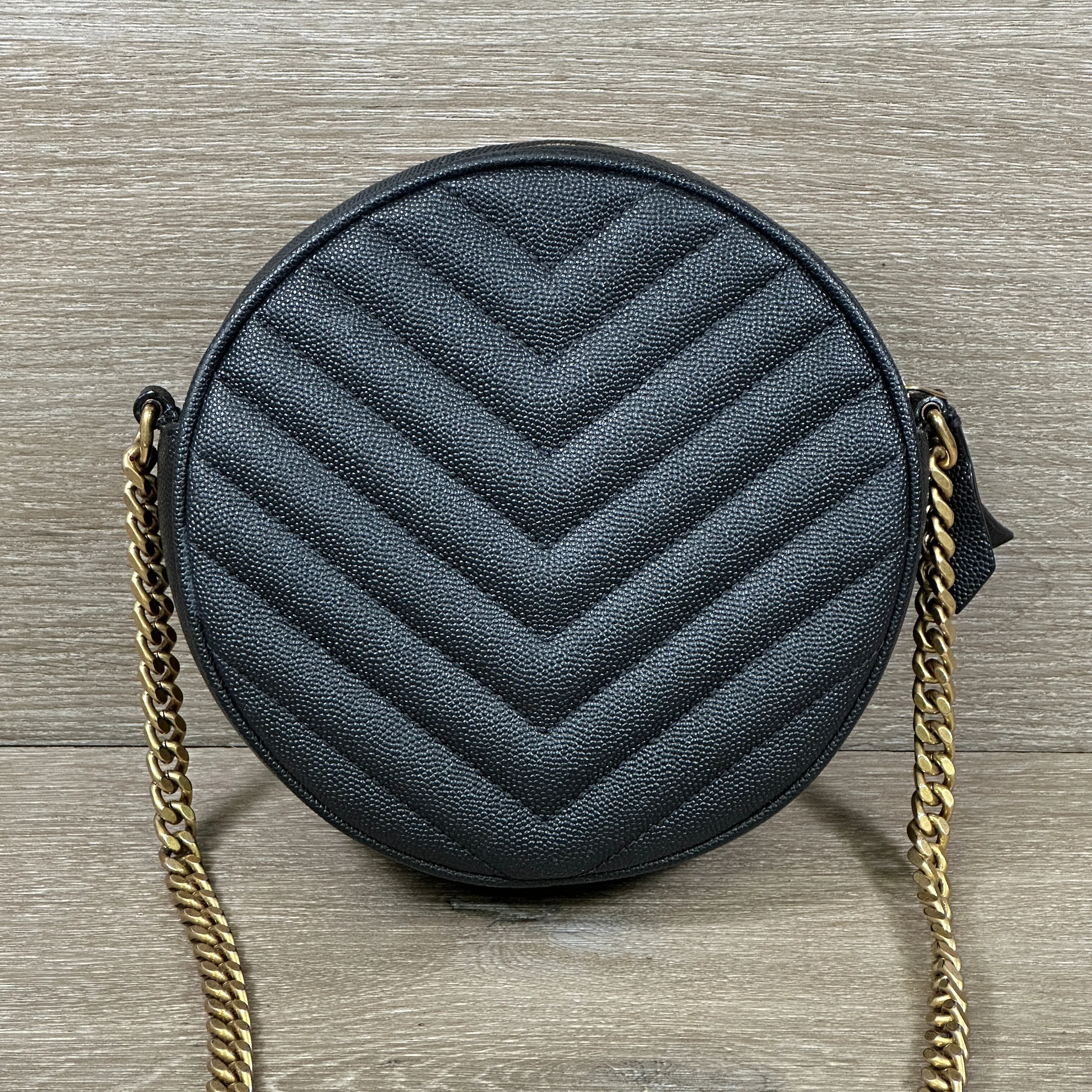 Saint Laurent Calfskin Matelasse Chevron Round Vinyle Camera Bag - Black