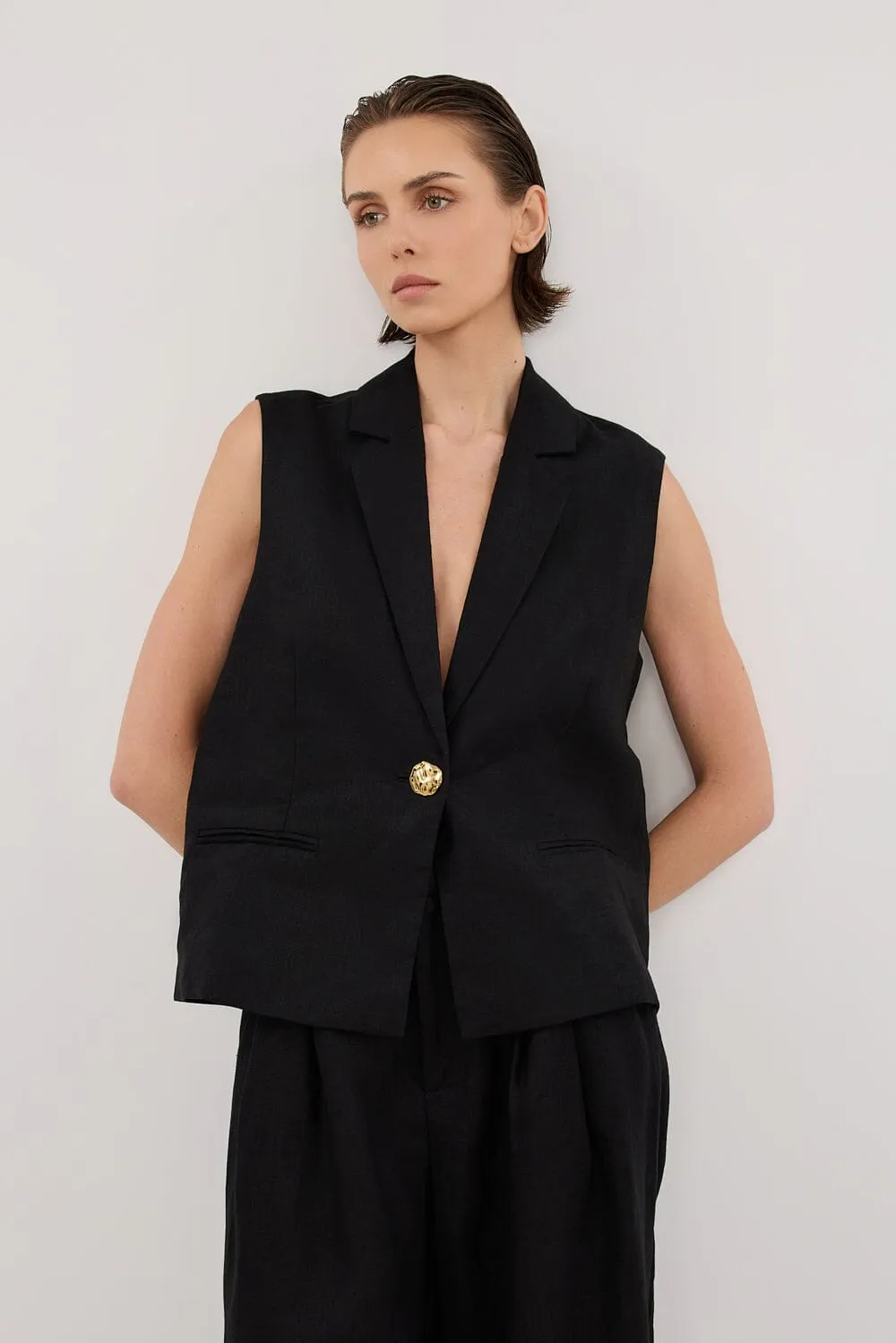 SELAH BLACK LINEN SLEEVELESS VEST