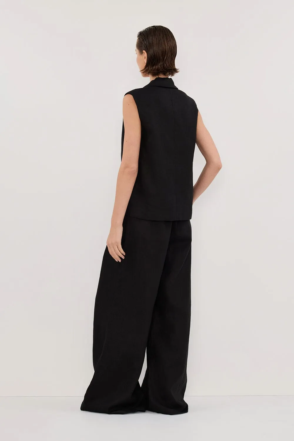 SELAH BLACK LINEN SLEEVELESS VEST