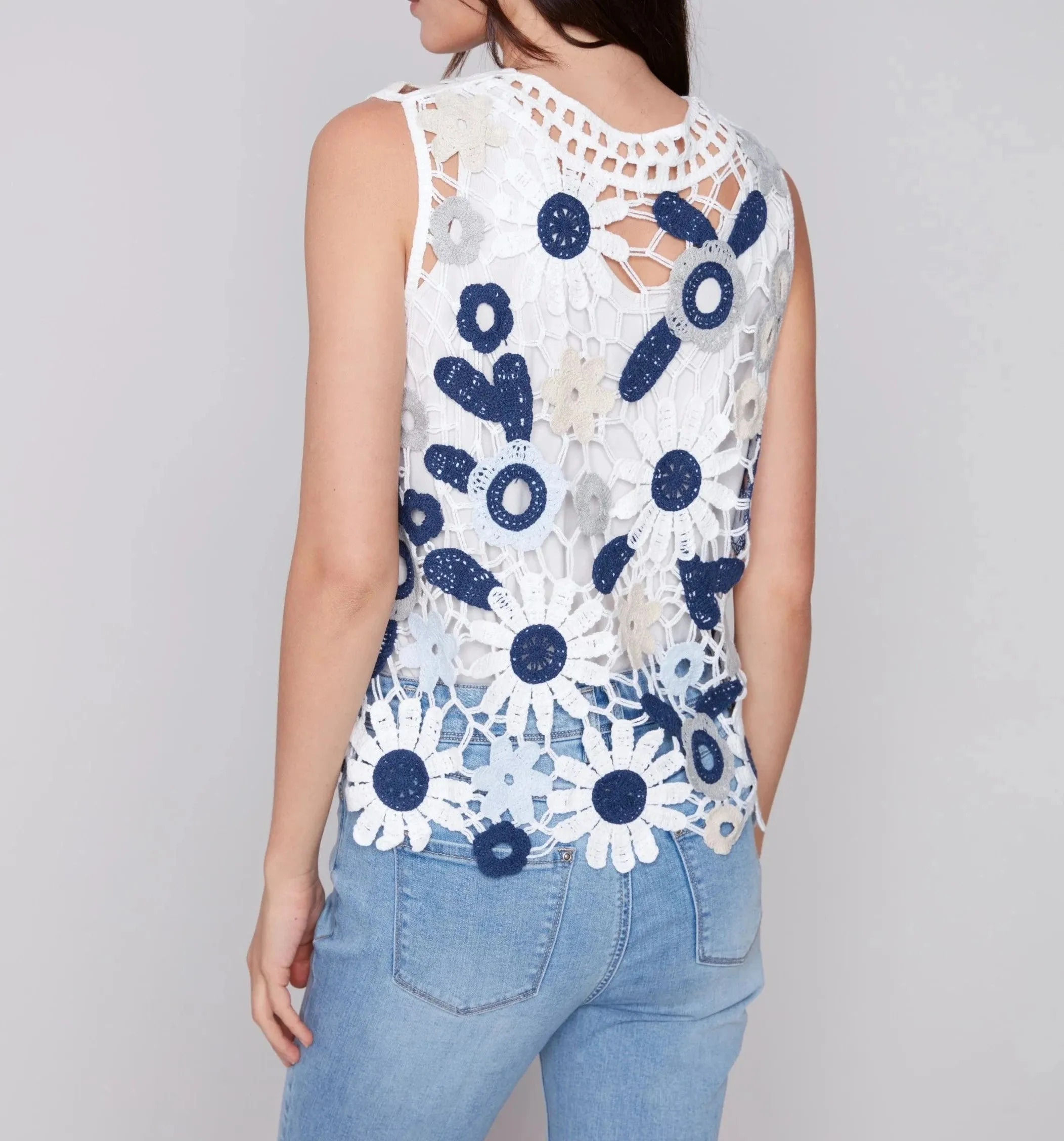 Sleeveless Crochet Top with Floral Pattern