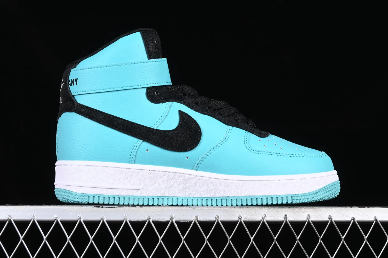 TIFFANY & CO. x Nike Air Force 1 07 Mid 1837 Tiffany Blue Black White DZ1382-200