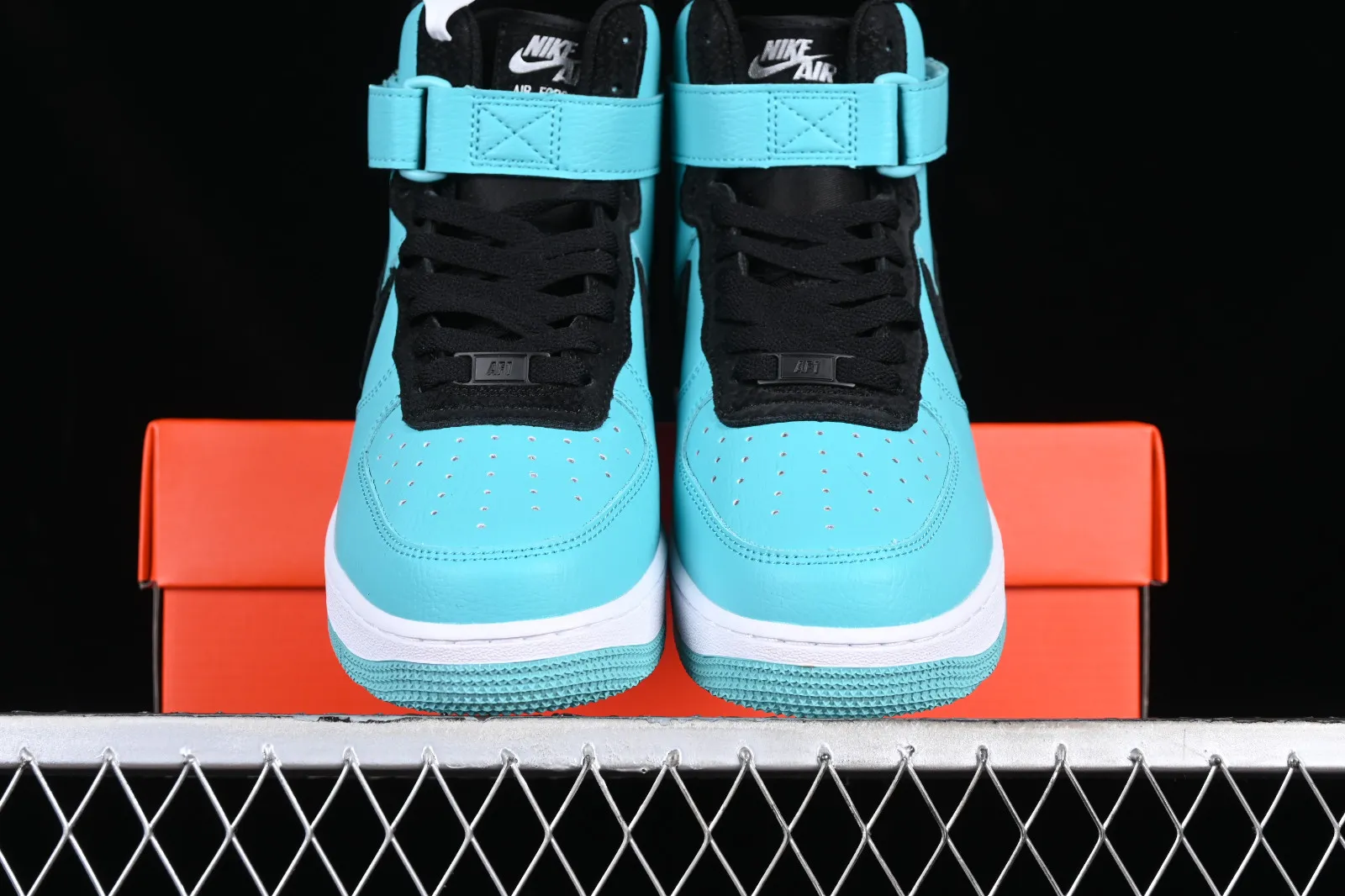 TIFFANY & CO. x Nike Air Force 1 07 Mid 1837 Tiffany Blue Black White DZ1382-200