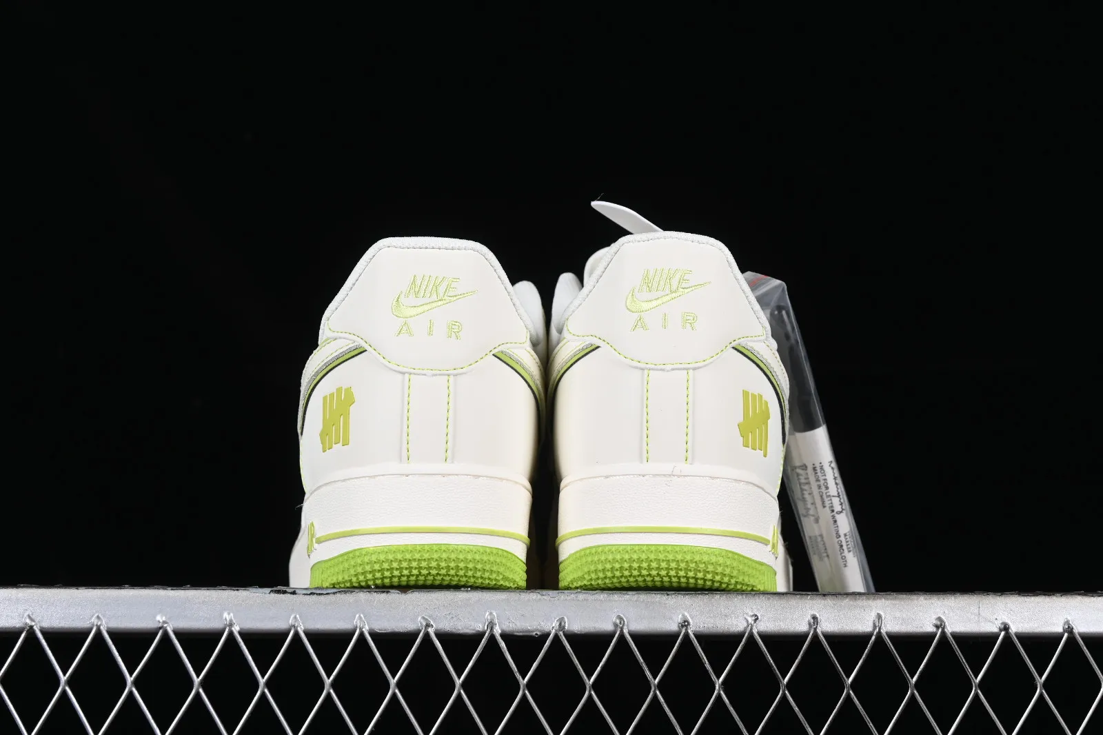 Undefeated x Nike Air Force 1 07 Low Off White Apple Green UN3699-088